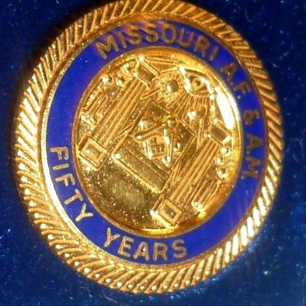 Vintage Missouri AF & AM Masonic 50 Year Service Pin Blue Enamel Gold Tone 3/4"